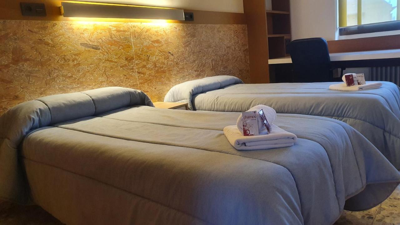 Albergue Peregrinos San Francisco De Asis レオン エクステリア 写真