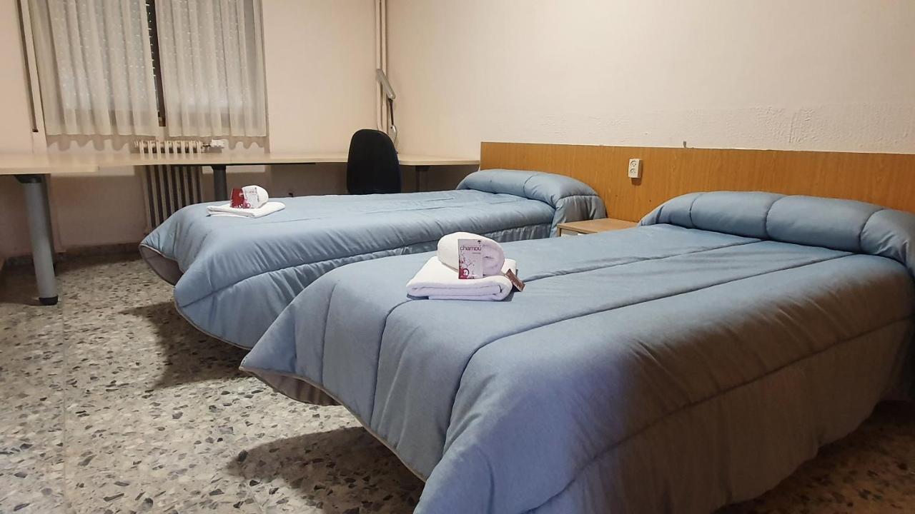 Albergue Peregrinos San Francisco De Asis レオン エクステリア 写真