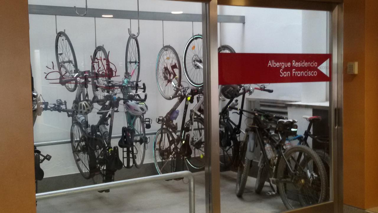 Albergue Peregrinos San Francisco De Asis レオン エクステリア 写真