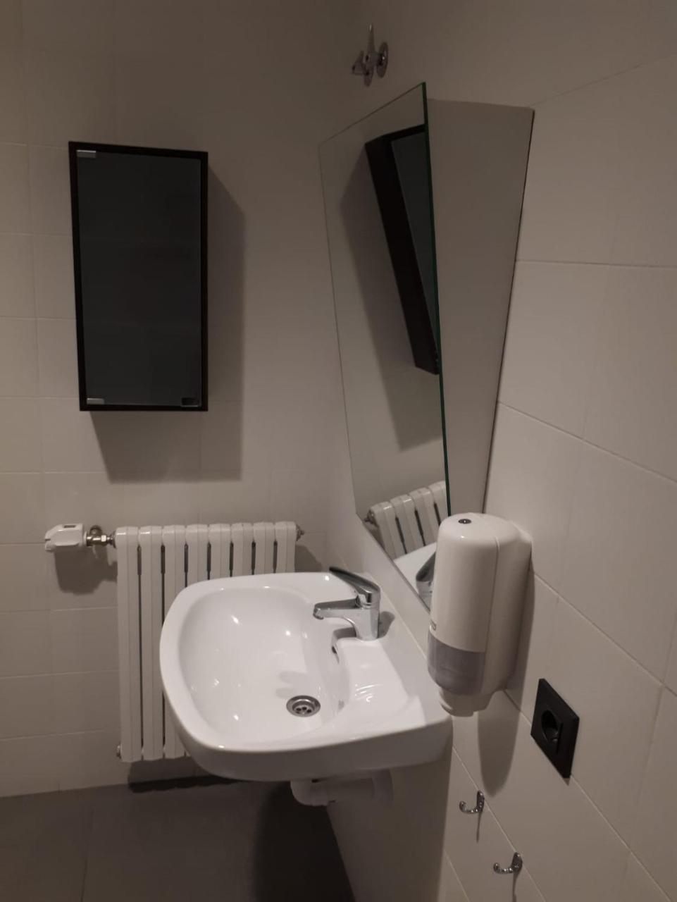 Albergue Peregrinos San Francisco De Asis レオン エクステリア 写真